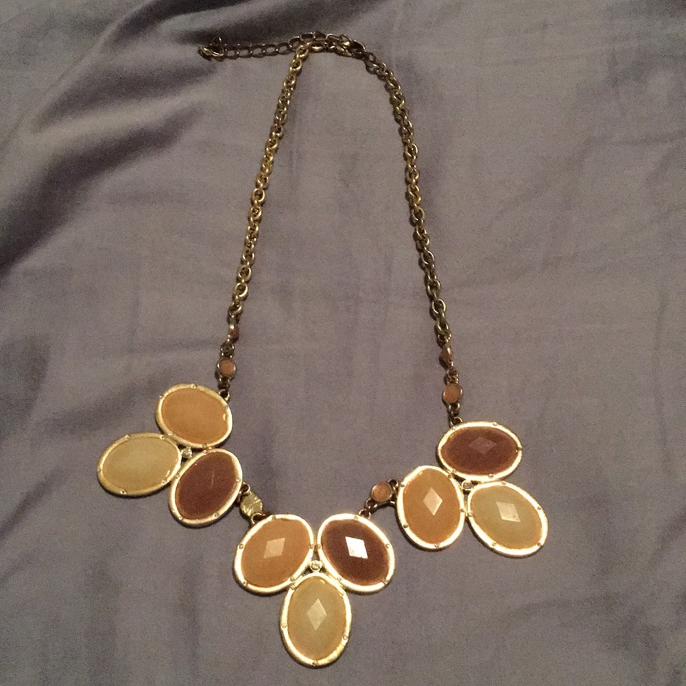 Neutral tones stone necklace